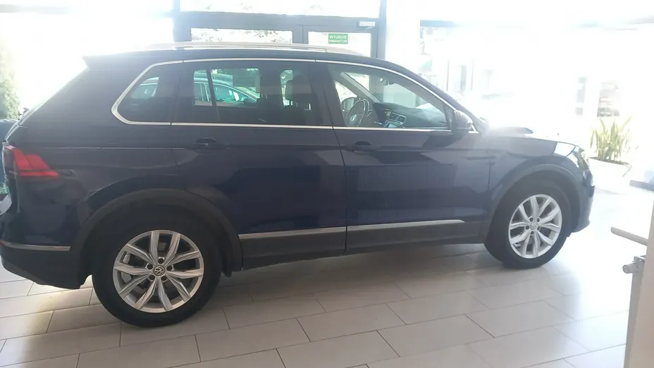 VOLKSWAGEN Tiguan -