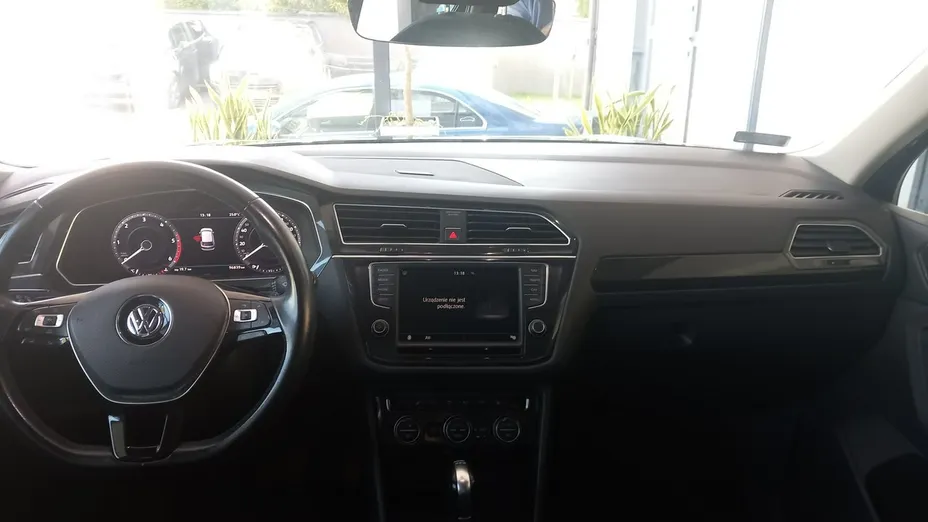 VOLKSWAGEN Tiguan -