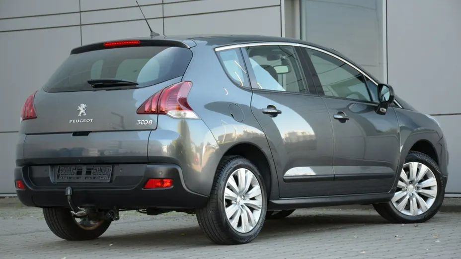 PEUGEOT 3008 -