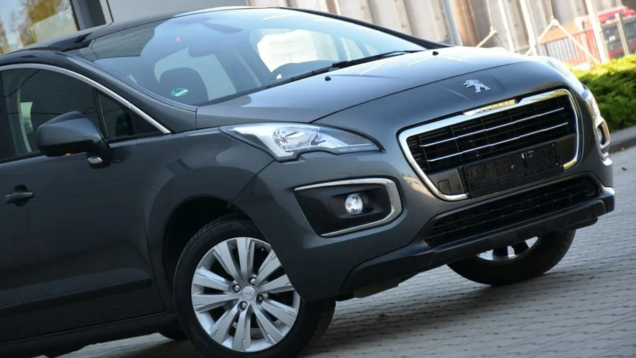 PEUGEOT 3008 -