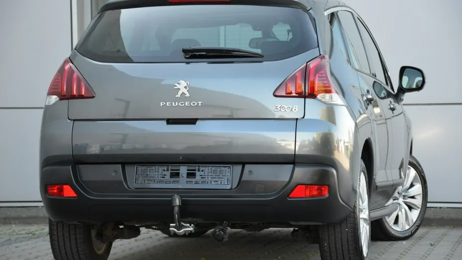 PEUGEOT 3008 -