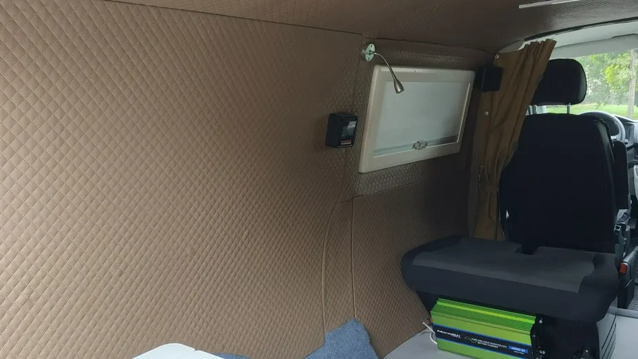 VOLKSWAGEN Transporter -