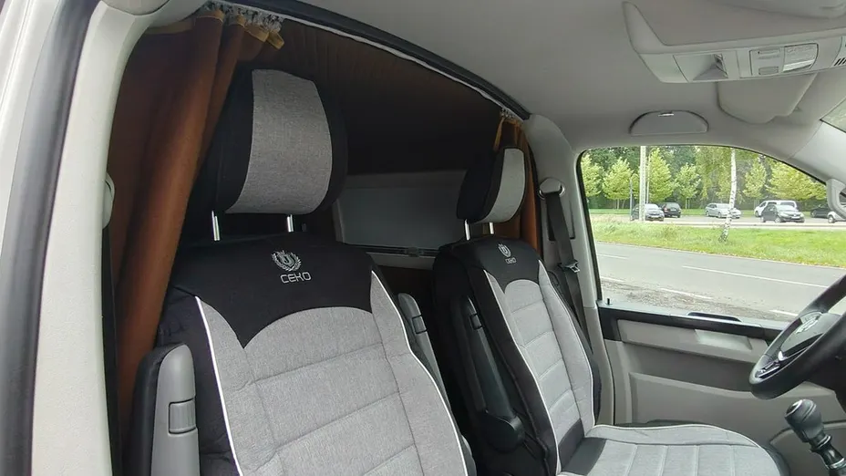 VOLKSWAGEN Transporter -