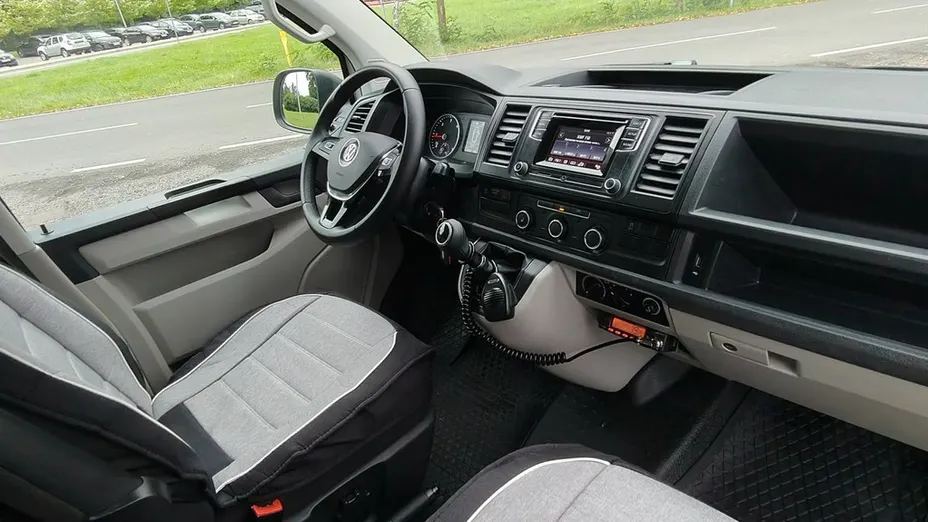 VOLKSWAGEN Transporter -