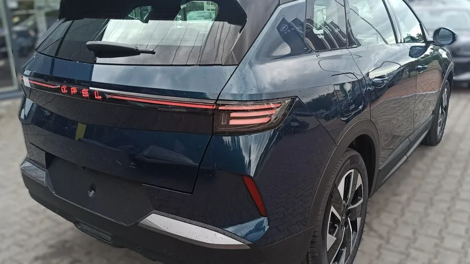 OPEL Grandland X -