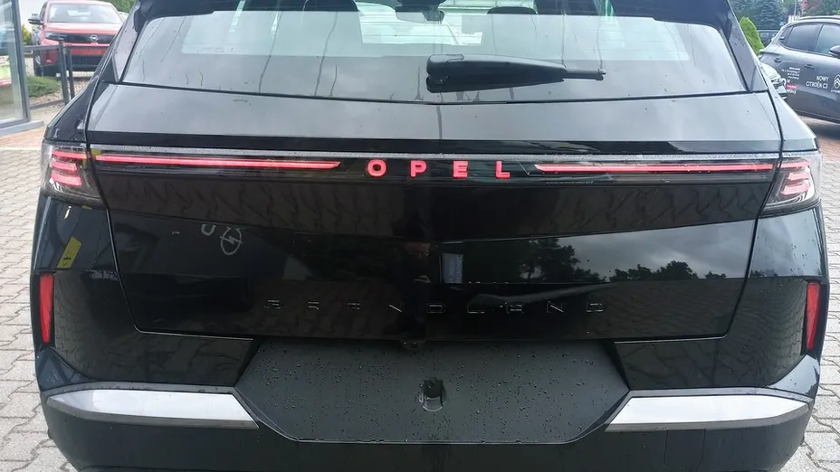 OPEL Grandland X -