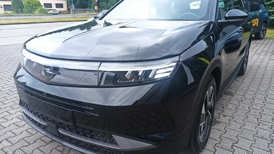OPEL Grandland X -