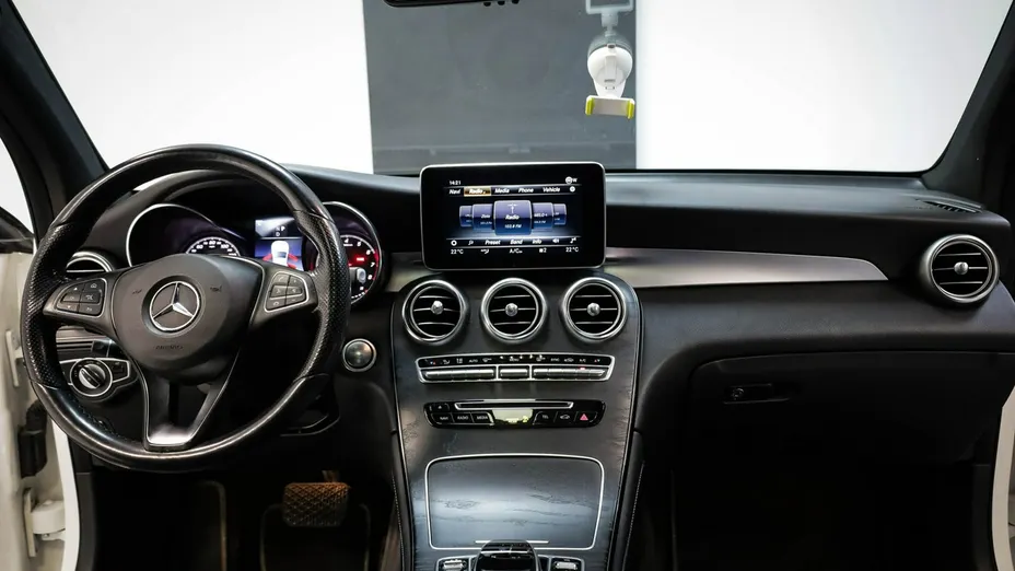 MERCEDES-BENZ GLC -