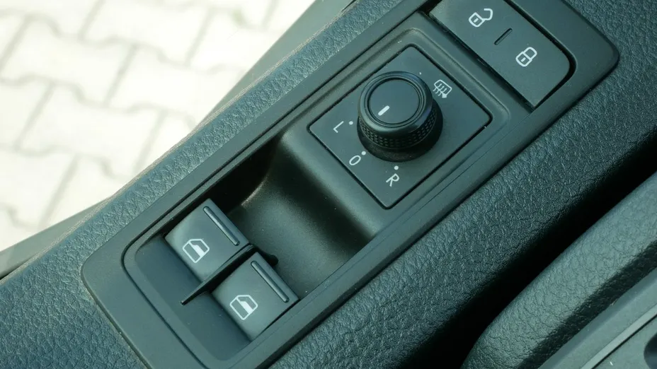 VOLKSWAGEN Transporter -