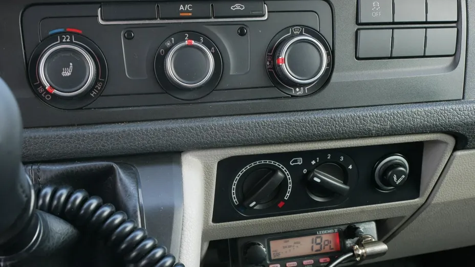 VOLKSWAGEN Transporter -