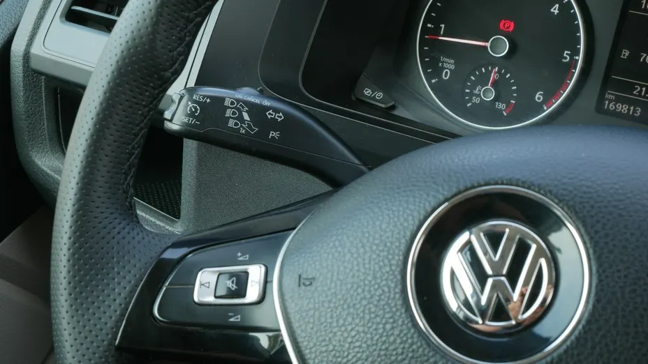 VOLKSWAGEN Transporter -