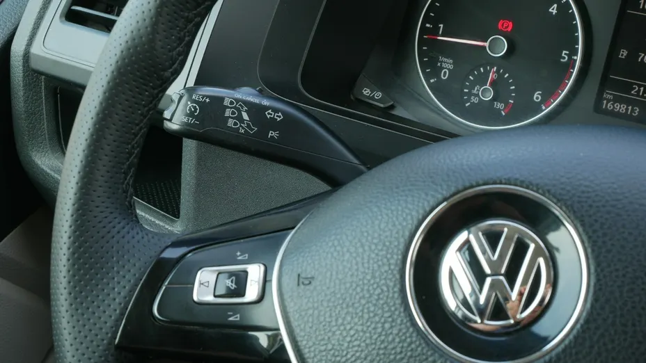 VOLKSWAGEN Transporter -