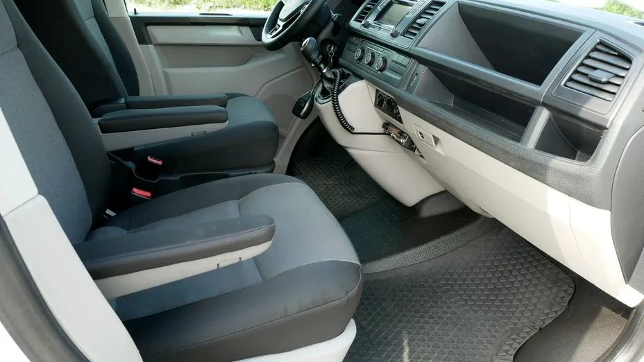 VOLKSWAGEN Transporter -