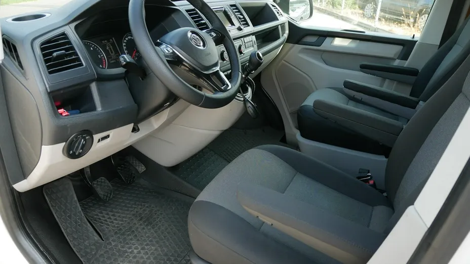VOLKSWAGEN Transporter -