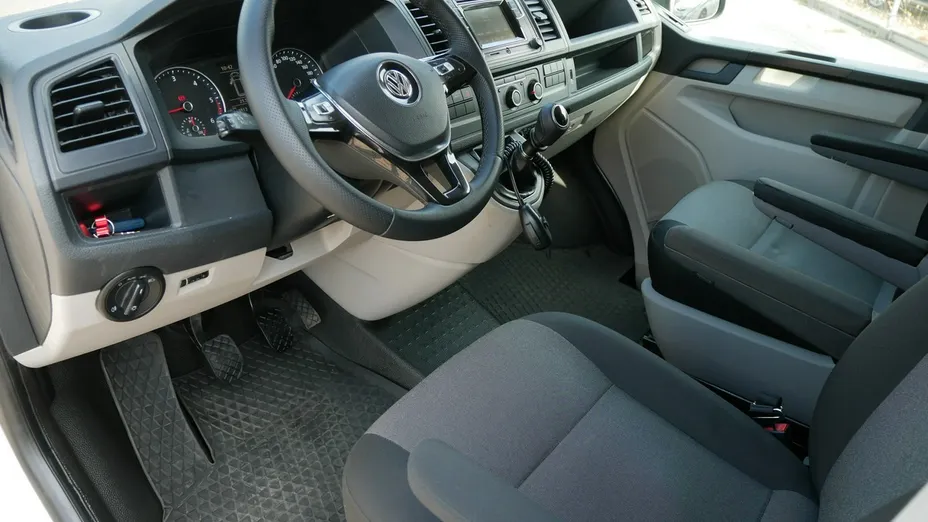 VOLKSWAGEN Transporter -