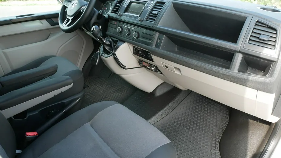 VOLKSWAGEN Transporter -