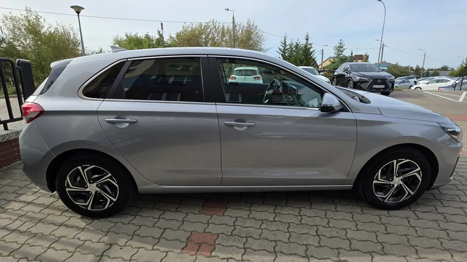 HYUNDAI i30 -