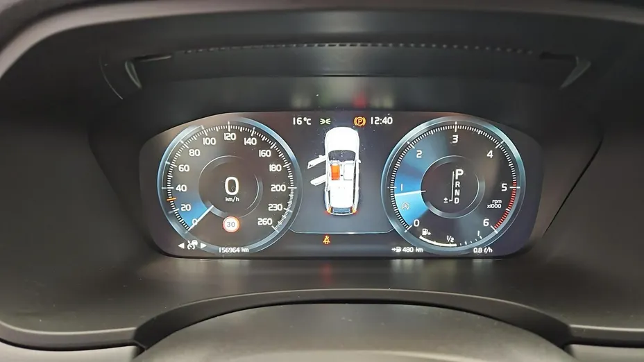 VOLVO V90 -