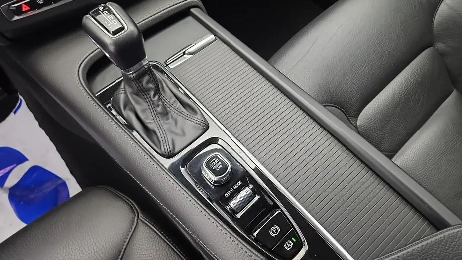 VOLVO V90 -
