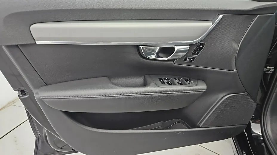 VOLVO V90 -