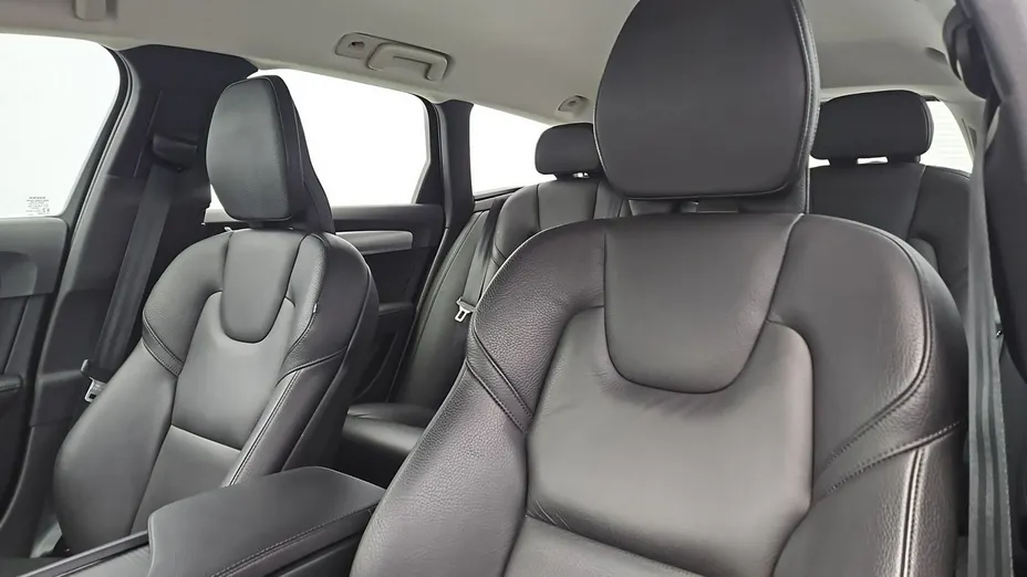 VOLVO V90 -