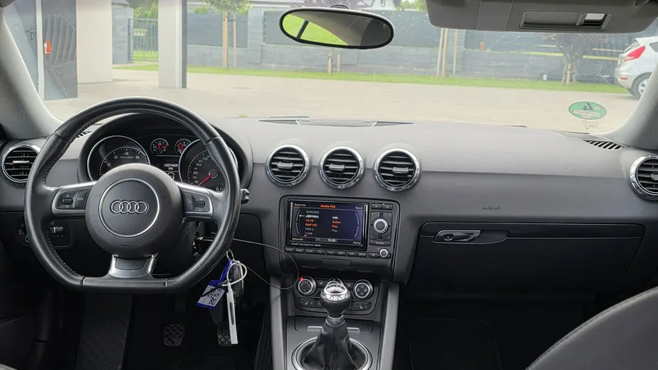 AUDI TT -