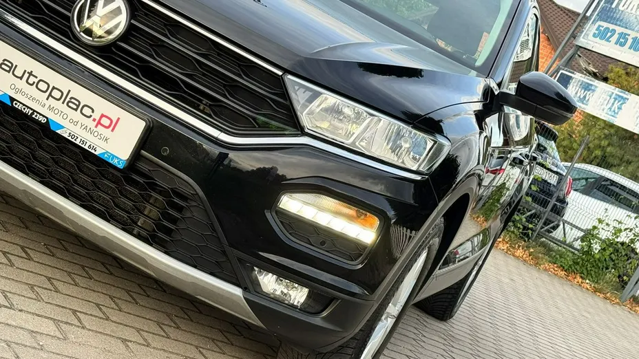 VOLKSWAGEN T-ROC -