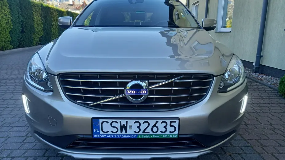VOLVO XC60 -