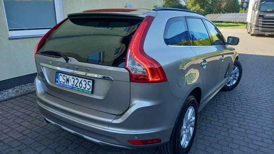 VOLVO XC60 -