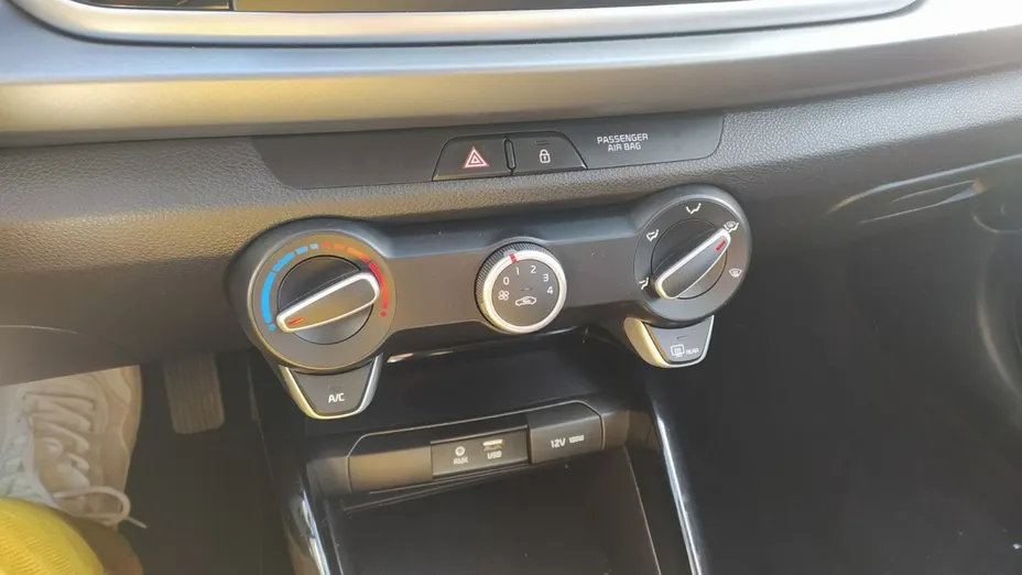 KIA Rio -