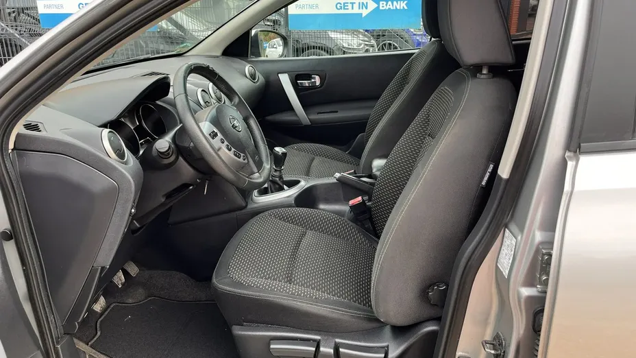 NISSAN Qashqai -