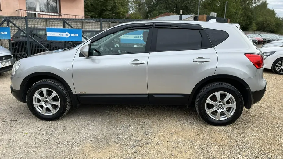 NISSAN Qashqai -