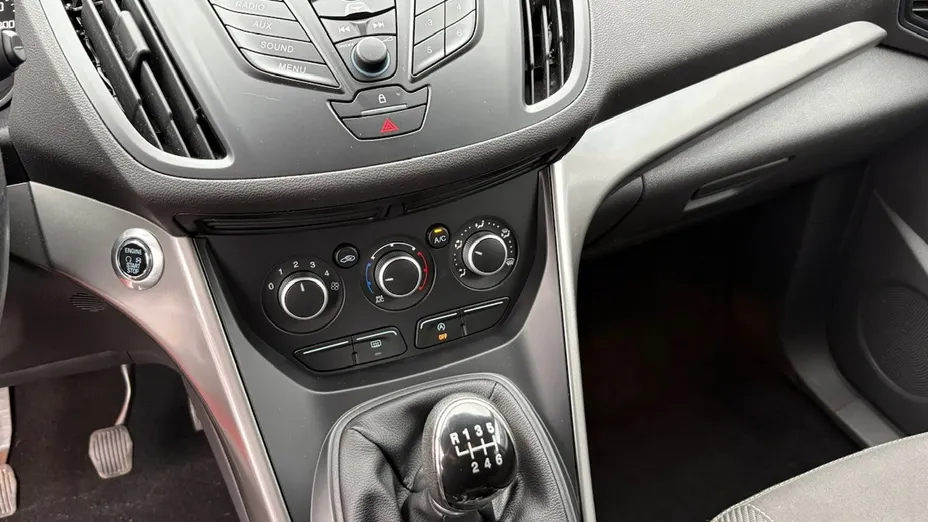 FORD Kuga -