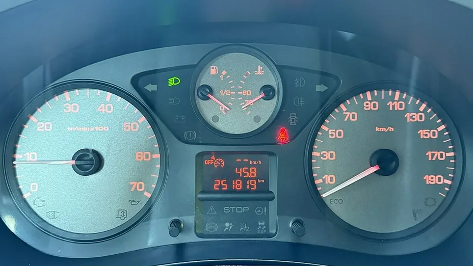 PEUGEOT Partner -