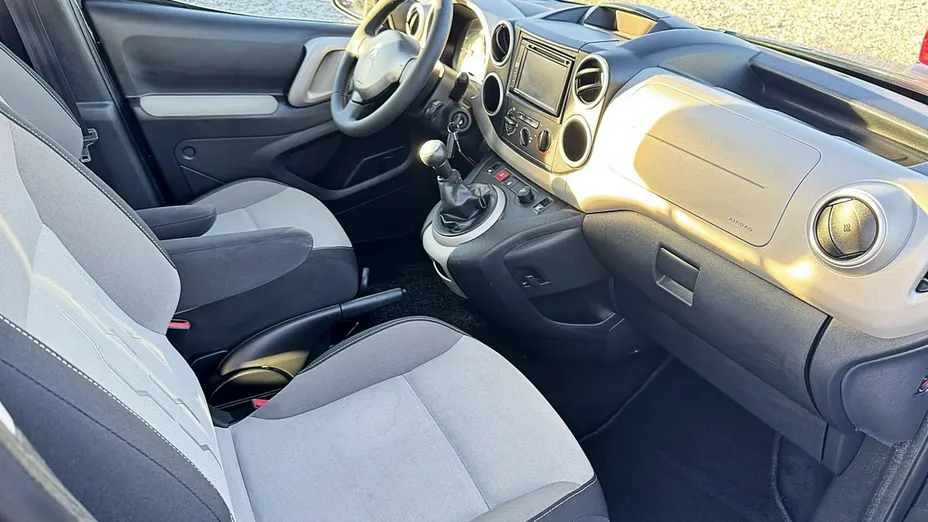 PEUGEOT Partner -