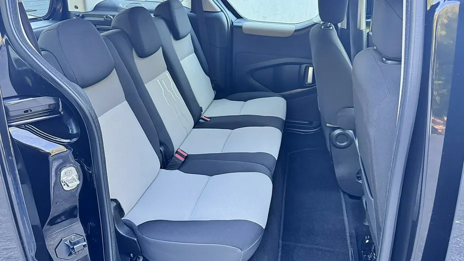 PEUGEOT Partner -