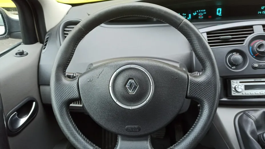 RENAULT Scenic -