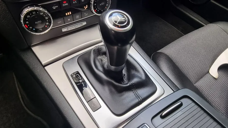 MERCEDES-BENZ C Klasa -