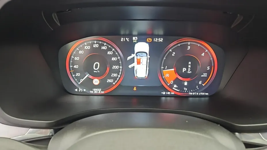 VOLVO V60 -