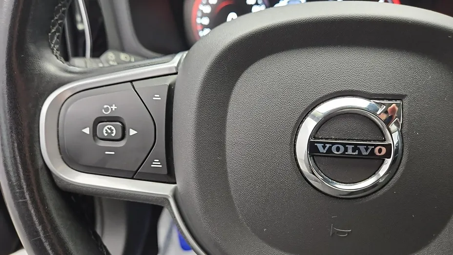 VOLVO V60 -