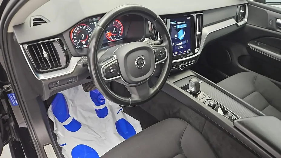 VOLVO V60 -