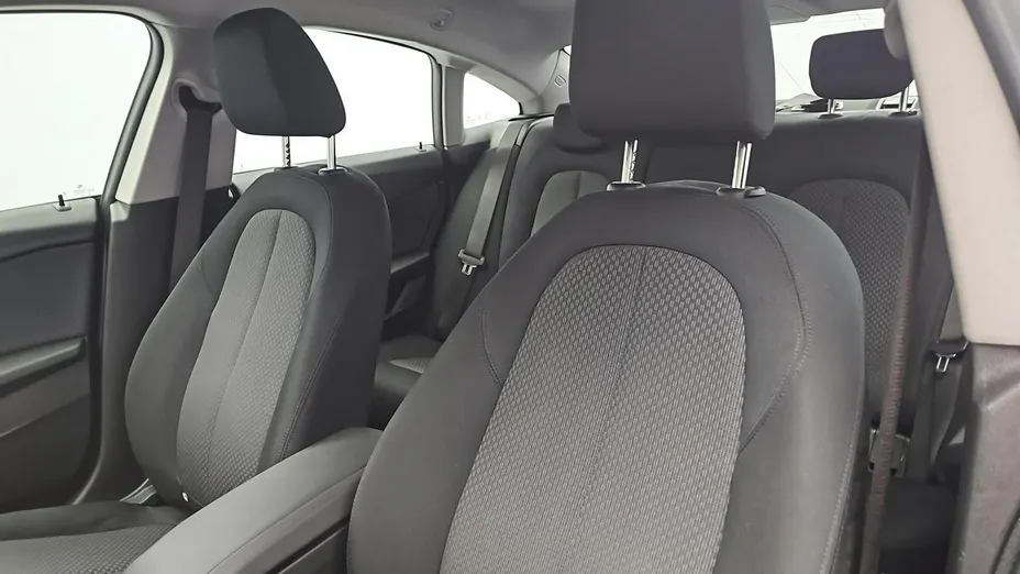 BMW Seria 2 216d Advantage aut