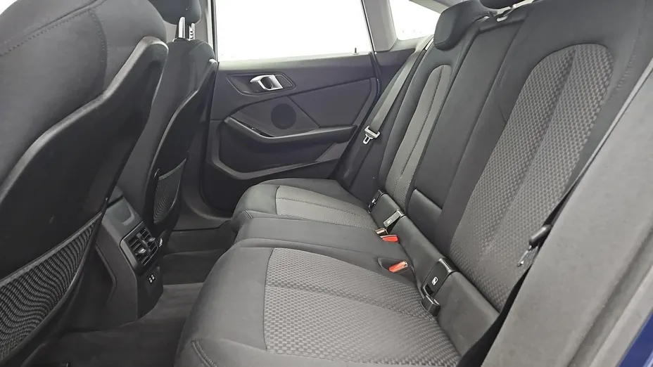 BMW Seria 2 216d Advantage aut