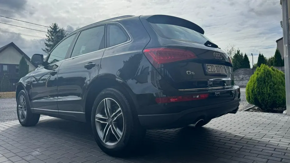 AUDI Q5 -
