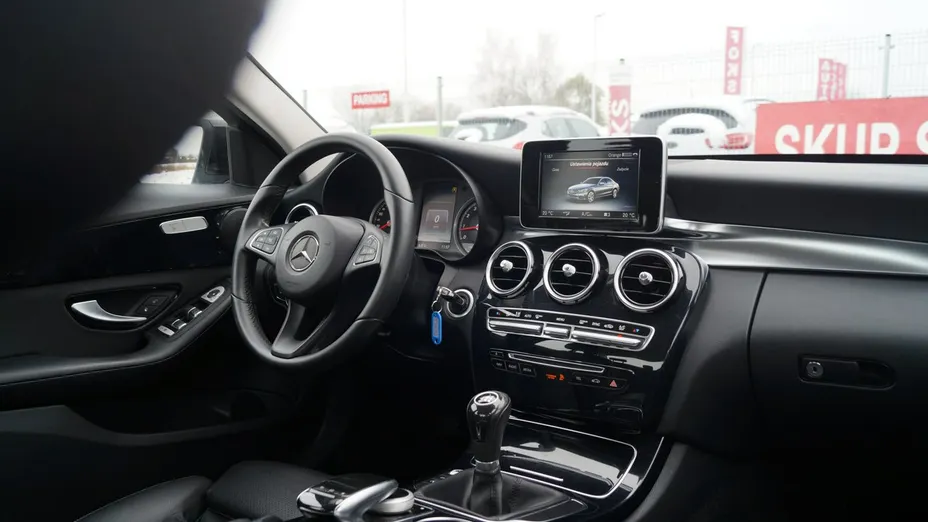 MERCEDES-BENZ C Klasa -