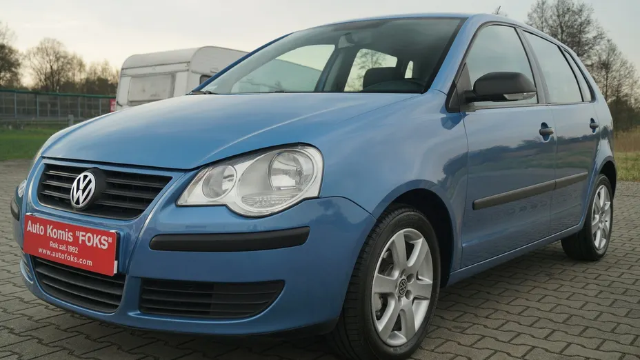 VOLKSWAGEN Polo -