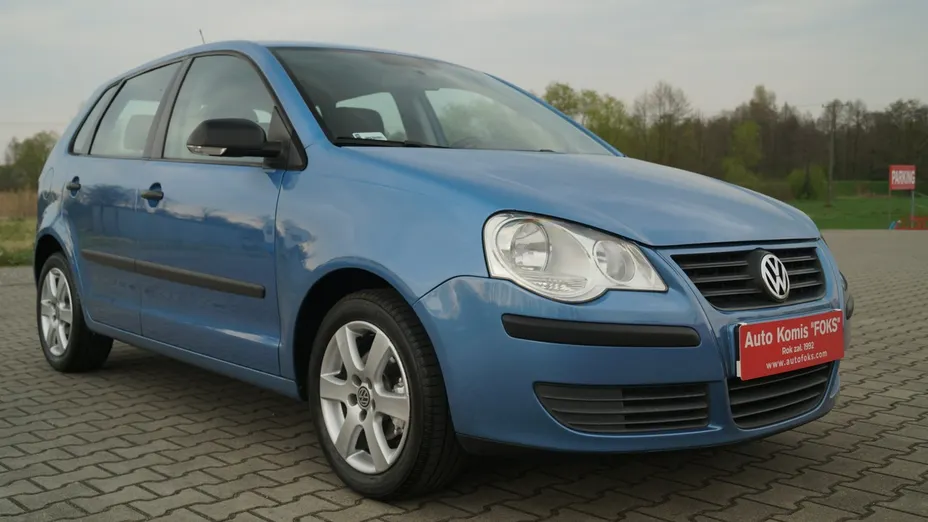 VOLKSWAGEN Polo -