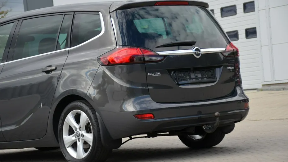 OPEL Zafira -