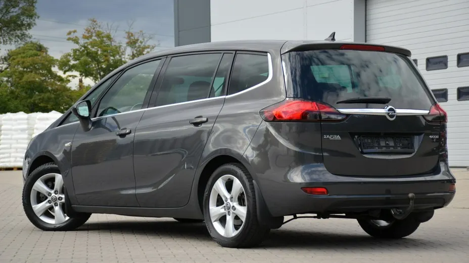 OPEL Zafira -