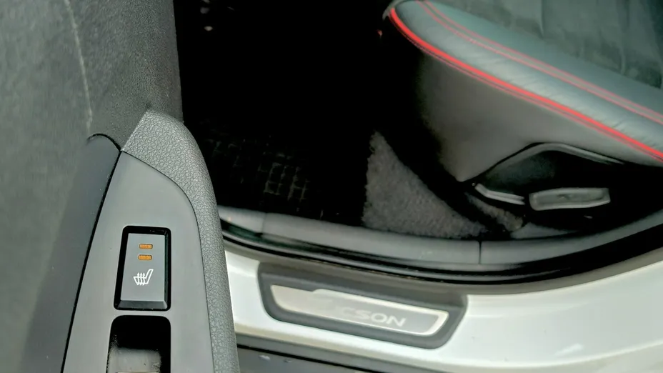 HYUNDAI Tucson -